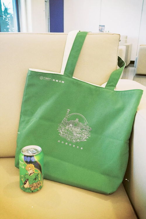 長春“顯眼包”掀起搶購熱 每日限量200個(gè)，一款箱包如何引爆市場(chǎng)？